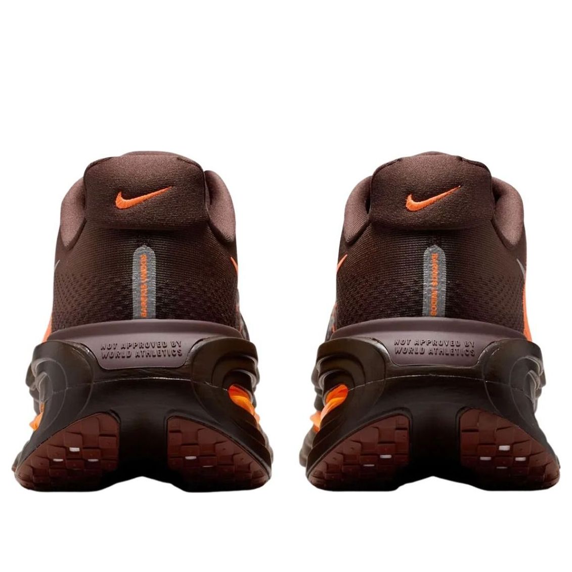 Shop Renegade x Nike Vomero Premium ''肉桂色'' IQ7314-200