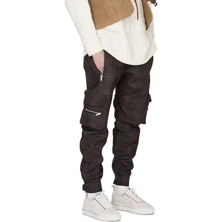 Shop REPRESENT Pantalones Cargo de Nylon a Cuadros con Múltiples Bolsillos M08052-016