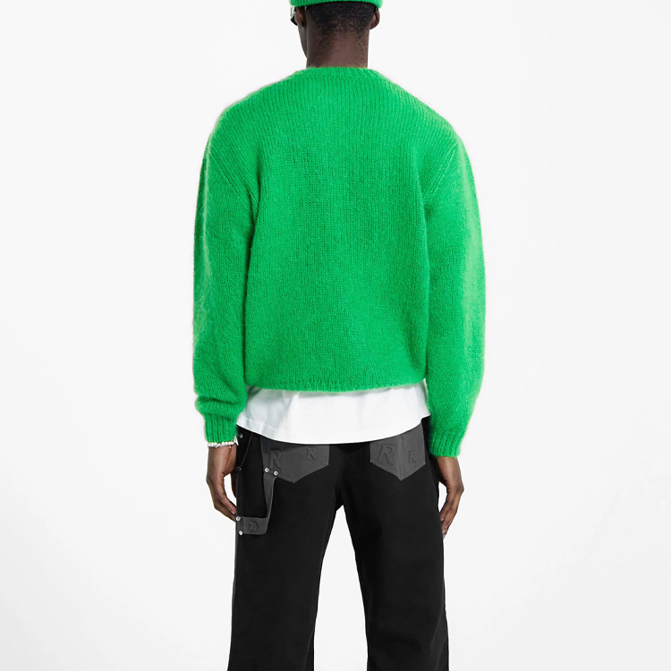 Shop REPRESENT ソリッドグリーン クルーネック オーバーサイズ ニットセーター MH3001301