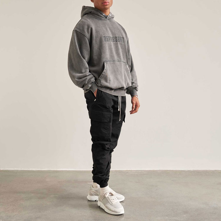 Shop REPRESENT FW21 刺绣标志连帽卫衣 水洗灰 M04143-20