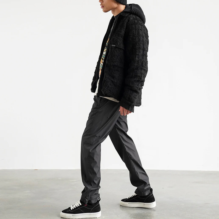 Lookbook REPRESENT FW22 Chaqueta Negra con Cremallera y Cuello M06021-01