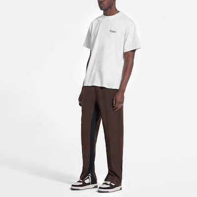 REPRESENT SS22 Seluar Slim Fit Straight Athletic Coklat Koleksi Musim Luruh. M08152-04 Shop REPRESENT SS22 Seluar Slim Fit Straight Athletic Coklat Koleksi Musim Luruh. M08152-04