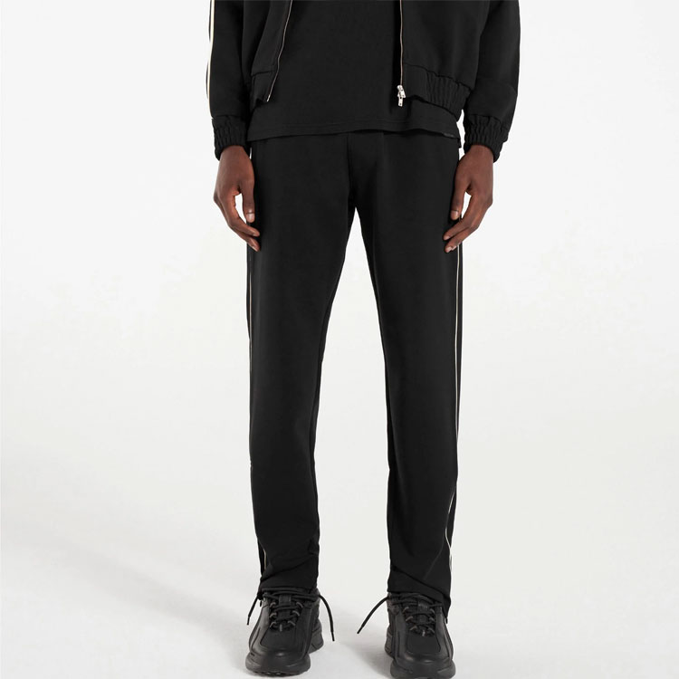 Shop REPRESENT 夏季胶囊系列 黑色松紧腰拉链针织休闲裤 M08185-246