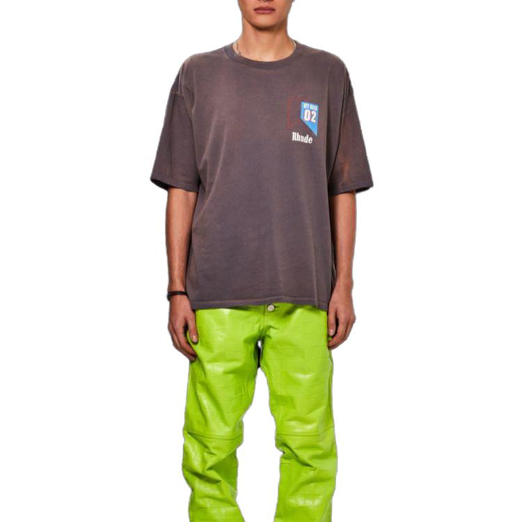 Shop RHUDE Kaos Cokelat Lengan Pendek dengan Print Alfanumerik PF23TT08012675