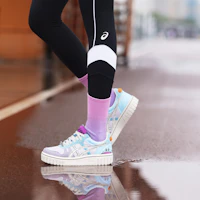 Cheap ASICS Rick and Morty x Court-MZ Unisex Sneaker Blau/Lila 1203A197-250