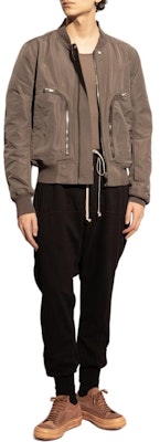 Rick Owens DRKSHDW Black Relaxed Fit Tapered Jogger Pants for Men DU01D1395 RIG-09 Lookbook Rick Owens DRKSHDW Black Relaxed Fit Tapered Jogger Pants for Men DU01D1395 RIG-09