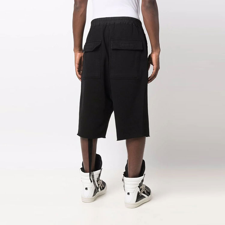 Shop Rick Owens DRKSHDW FW21 Celana Pendek Santai Hitam Drop Crotch. DU02A3368F-09