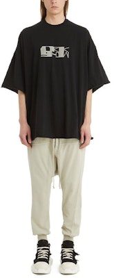 Rick Owens DRKSHDW FW22 Celana Sweatpants Jogger Beige dengan Tali Serut. DU02B4395RIG-08 Lookbook Rick Owens DRKSHDW FW22 Celana Sweatpants Jogger Beige dengan Tali Serut. DU02B4395RIG-08