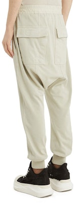 Rick Owens DRKSHDW FW22 Celana Sweatpants Jogger Beige dengan Tali Serut. DU02B4395RIG-08 Shop Rick Owens DRKSHDW FW22 Celana Sweatpants Jogger Beige dengan Tali Serut. DU02B4395RIG-08