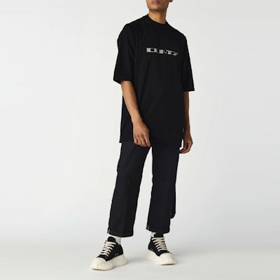Rick Owens DRKSHDW SS22 Kaos Hitam Grafis Crewneck. DU01B7274-RNEP2-0961 Shop Rick Owens DRKSHDW SS22 Kaos Hitam Grafis Crewneck. DU01B7274-RNEP2-0961