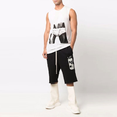 Rick Owens DRKSHDW SS22 Bela Celana Pendek Drawstring Hitam. DU01B7373FEP4-09 Lookbook Rick Owens DRKSHDW SS22 Bela Celana Pendek Drawstring Hitam. DU01B7373FEP4-09