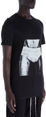 Kaos Hitam Rick Owens DRKSHDW SS22 Graphic Print Crewneck. DU01B7250-RNEP5-0911 Shop Kaos Hitam Rick Owens DRKSHDW SS22 Graphic Print Crewneck. DU01B7250-RNEP5-0911