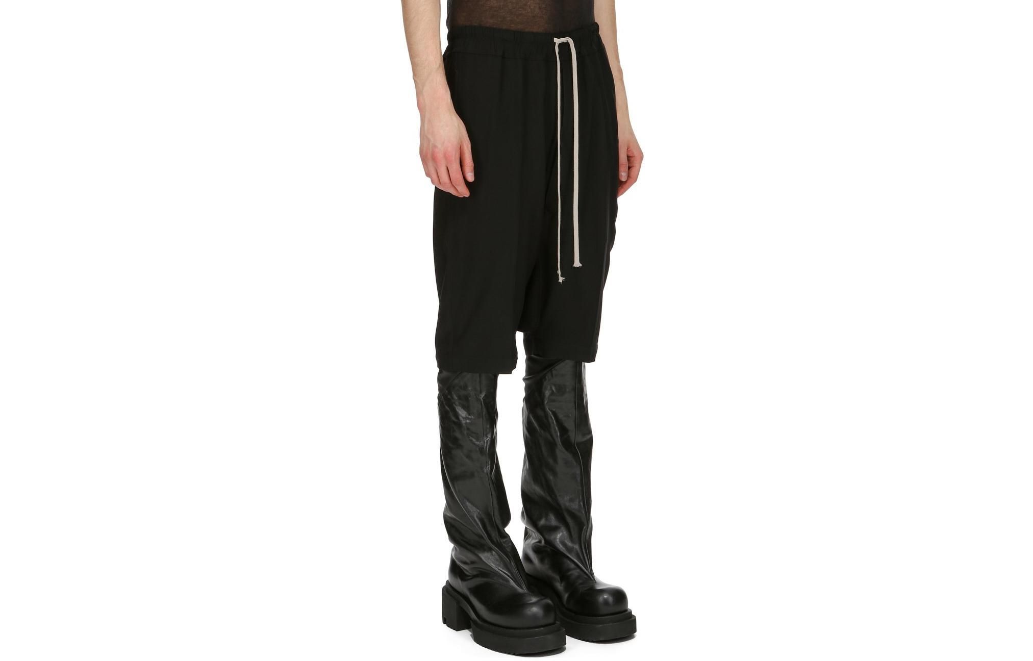 Shop Rick Owens Luxor 黑色寬鬆抽繩短褲 休閒款式。 RU02C7384HY-09