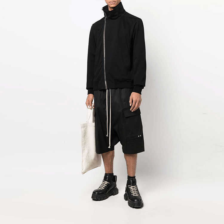 Lookbook Rick Owens SS22 黑色抽繩休閒短褲. RU01B1389TE-09