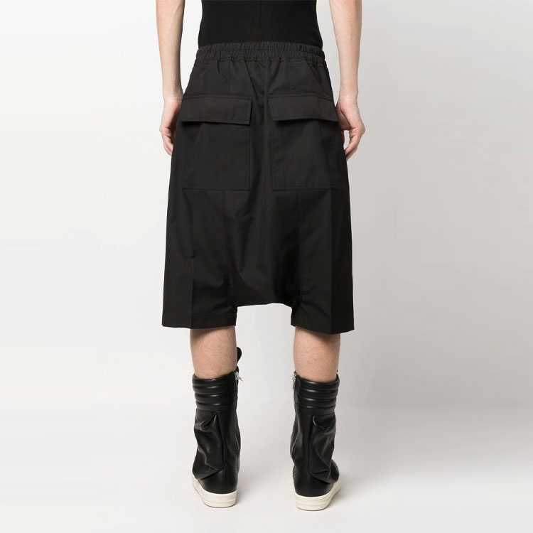 Shop RICK OWENS SS23 黑色抽繩寬鬆低襠短褲 RU01C4384TF-09