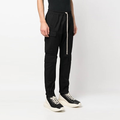RICK OWENS SS23 Seluar Jogger Cargo Hitam dengan Tali Serut. RU01C4337TE-09 Purchase RICK OWENS SS23 Seluar Jogger Cargo Hitam dengan Tali Serut. RU01C4337TE-09