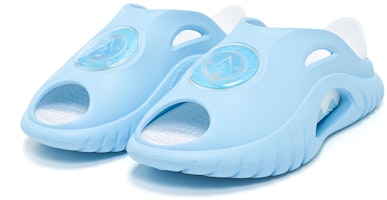 准者 RIGORER 鯊魚系列 休閒百搭舒適 一字拖鞋 男女同款 淺藍色 Lookbook 准者 RIGORER 鯊魚系列 休閒百搭舒適 一字拖鞋 男女同款 淺藍色