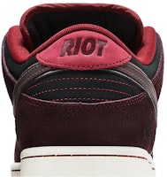 RIOT Skateshop x Nike Dunk Low SB 'Mahogany Dark Beetroot' Skates FZ1289-200 Sizing RIOT Skateshop x Nike Dunk Low SB 'Mahogany Dark Beetroot' Skates FZ1289-200