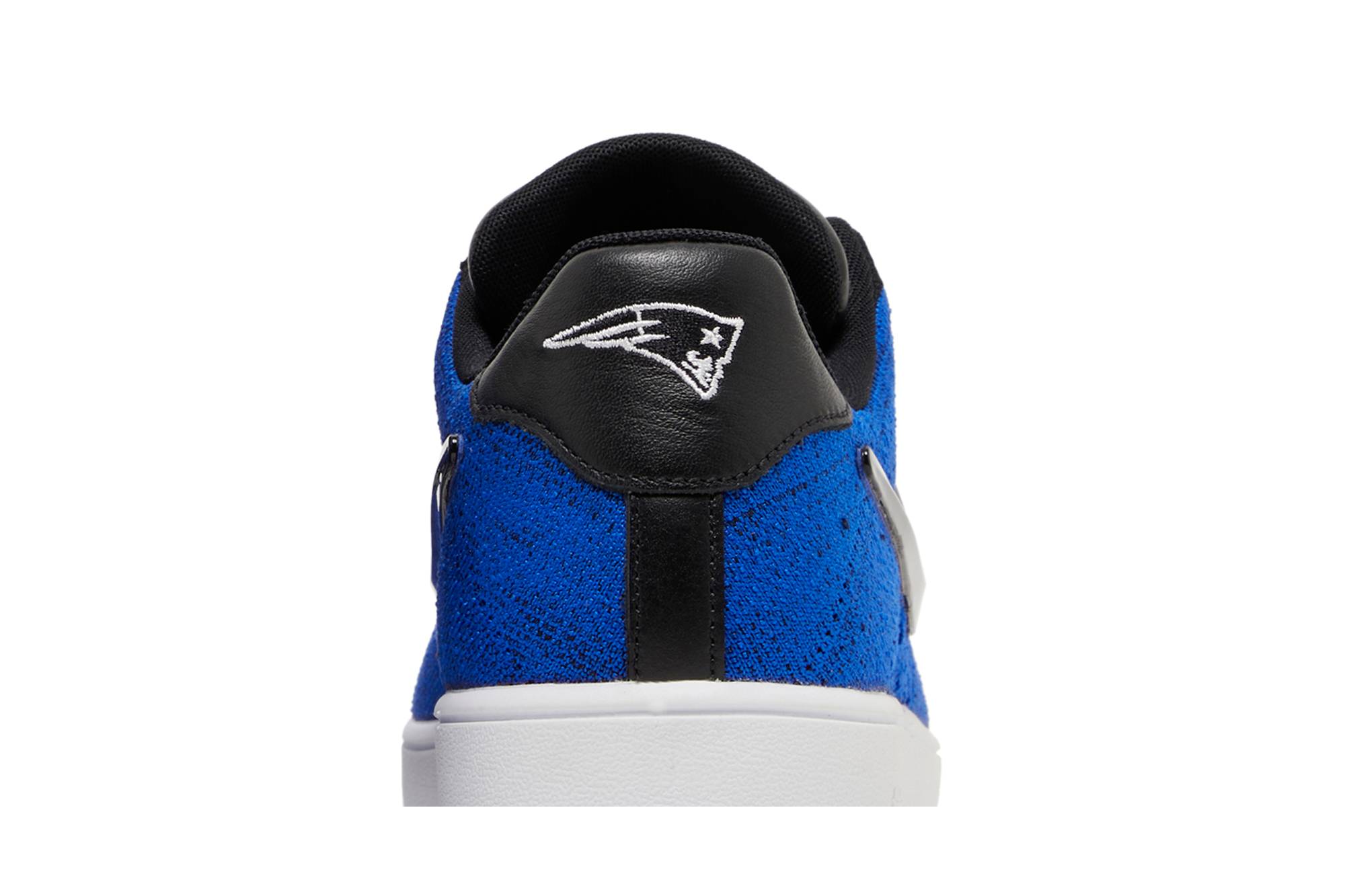 Sizing 로버트 크래프트 x 나이키 에어포스 1 울트라 플라이니트 로우 '뉴잉글랜드 패트리어츠 2023' FV4079-400