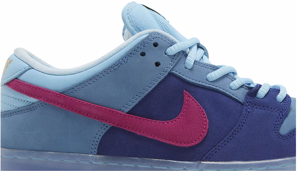 Run The Jewels x Nike SB Dunk Low ''4/20'' Sneakers DO9404-400 Lookbook Run The Jewels x Nike SB Dunk Low ''4/20'' Sneakers DO9404-400