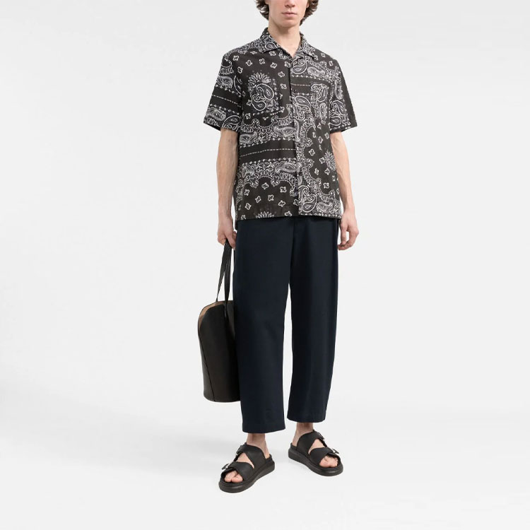 Lookbook サカイ SS22 ブラック 半袖 プリントシャツ 襟付きデザイン メンズトップス 22-02689M-001