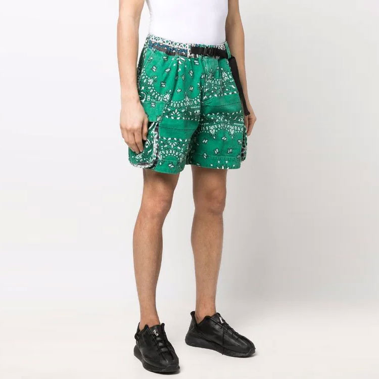 Purchase Sacai SS22 男装绿色情侣印花休闲短裤。 22-02692M-551