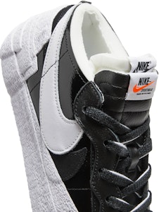 sacai x Nike Blazer Low 'Negro Patentado' DM6443-001 2