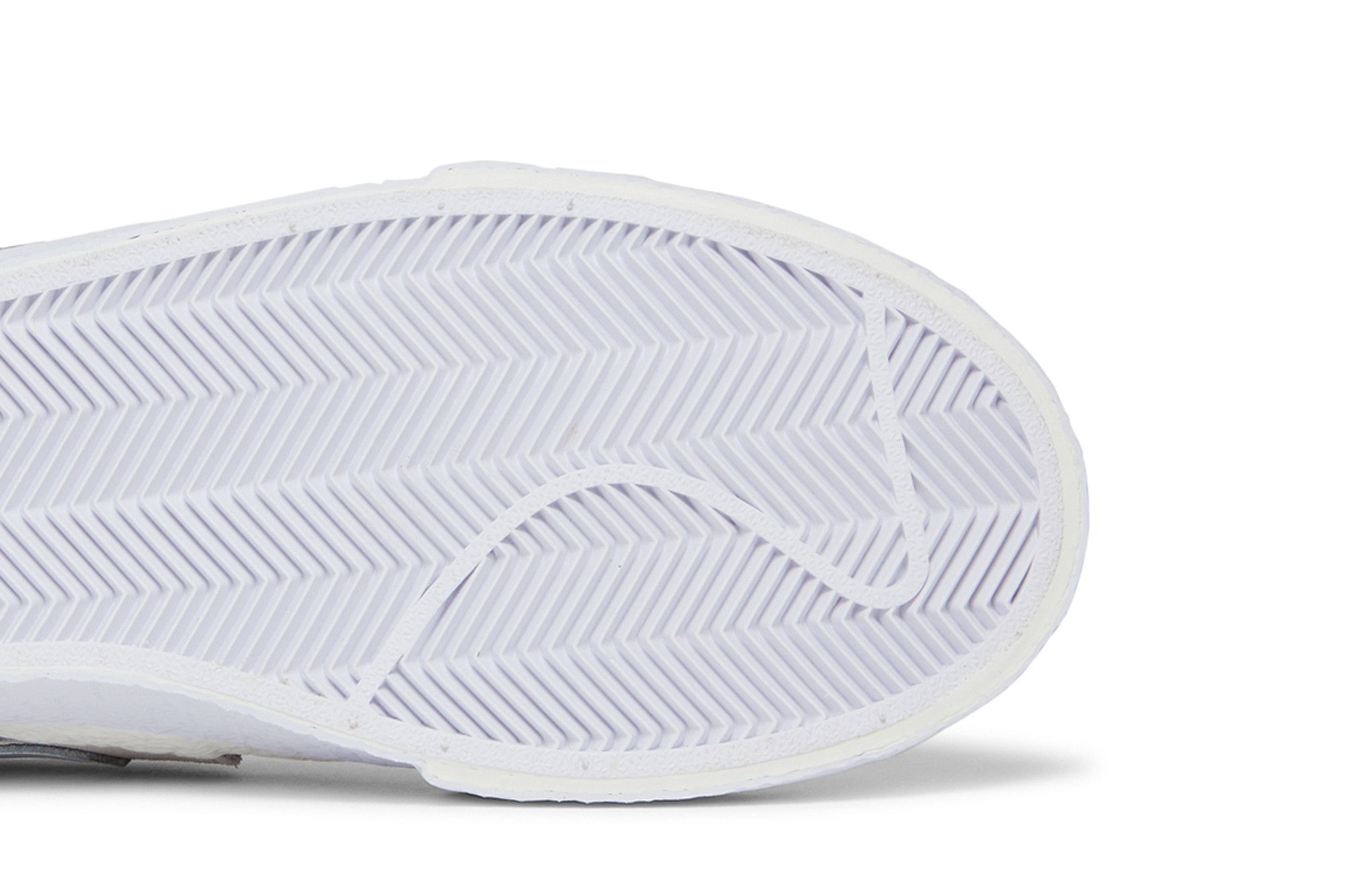 Details for sacai x Nike Blazer Low ''Weiß Grau'' DM6443-100