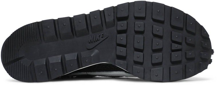 sacai x Nike VaporWaffle 'Hitam Putih' CV1363-001 Details for sacai x Nike VaporWaffle 'Hitam Putih' CV1363-001