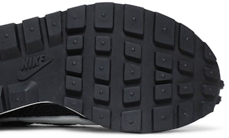 sacai x Nike VaporWaffle 'Hitam Putih' CV1363-001 Sizing sacai x Nike VaporWaffle 'Hitam Putih' CV1363-001