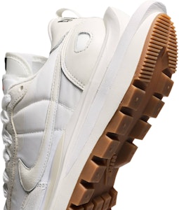 sacai x Nike VaporWaffle 'Sail Gum' zapatillas deportivas DD1875-100 2