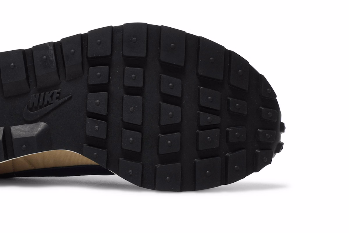 sacai x Nike VaporWaffle 'Sesame Blue Void'