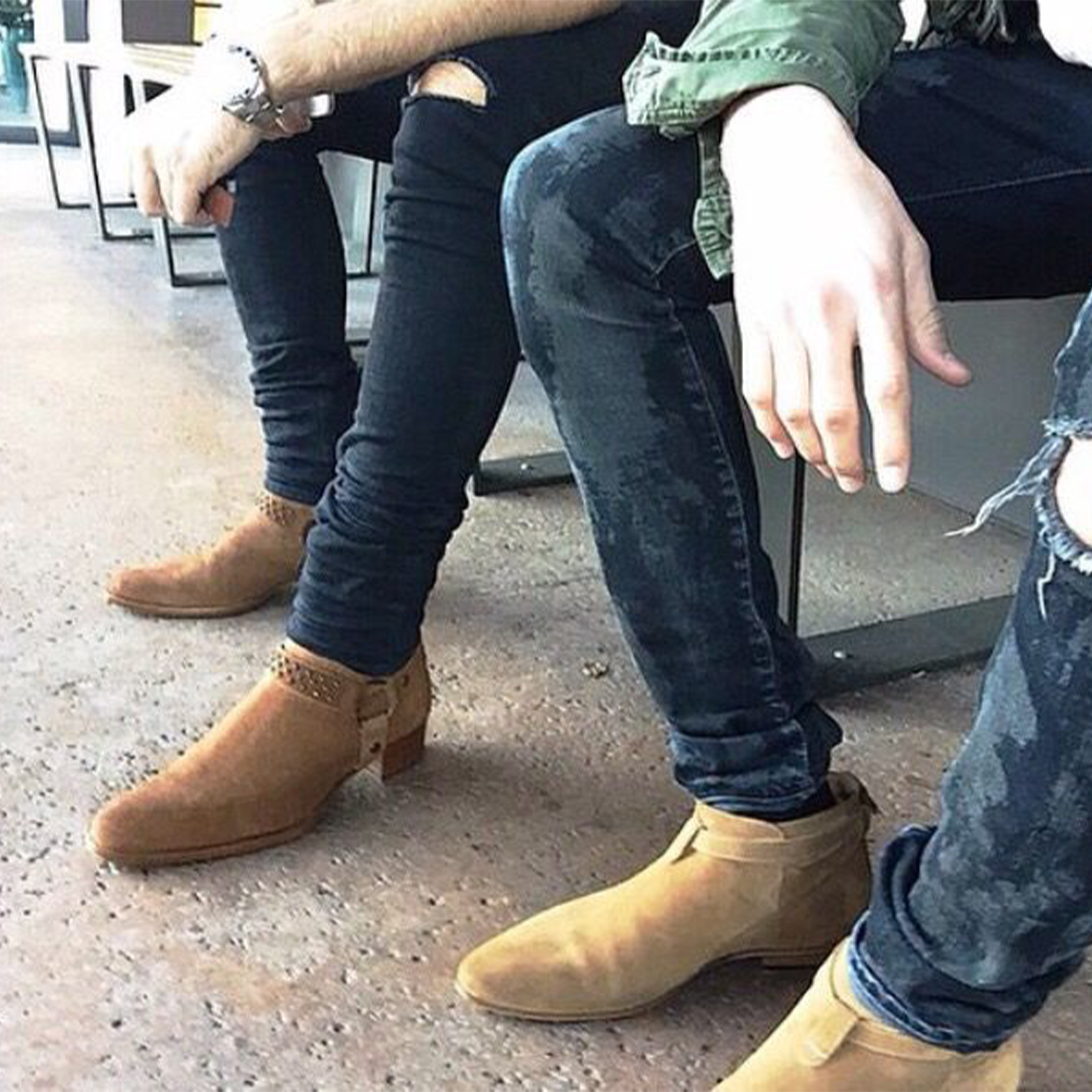 Purchase Saint Laurent Sepatu Boot Mata Kaki 'Khaki Suede' 379762BT3002712