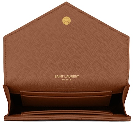 Saint Laurent Cassandre Grain De Poudre Envelope Wallet Small Dark Natural Lookbook Saint Laurent Cassandre Grain De Poudre Envelope Wallet Small Dark Natural