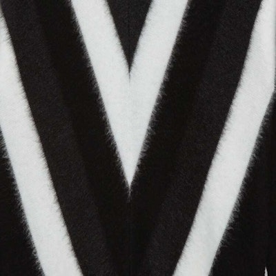 SAINT LAURENT FW23 Black Wool High-Neck Pullover Sweater with V Pattern 752424Y76FO9019 Shop SAINT LAURENT FW23 Black Wool High-Neck Pullover Sweater with V Pattern 752424Y76FO9019