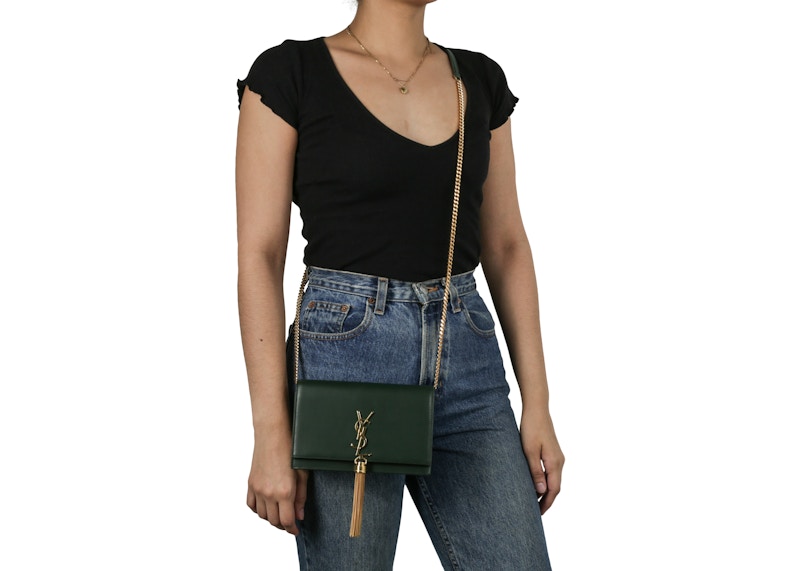 Shop Cartera de Cadena Saint Laurent Kate con Borla de Piel de Ternera Verde
