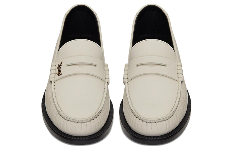 Lookbook Saint Laurent Le Loafer Penny Slippers ''Pearl'' untuk Lelaki. 670231-18RTT-1906