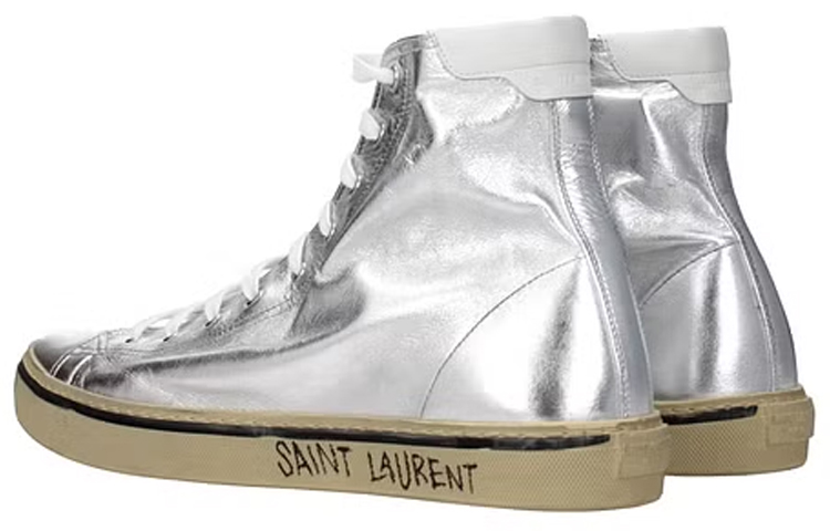 Lookbook Saint Laurent Malibu Mid ''Argent Métallique'' 711267-AAAS7-1462