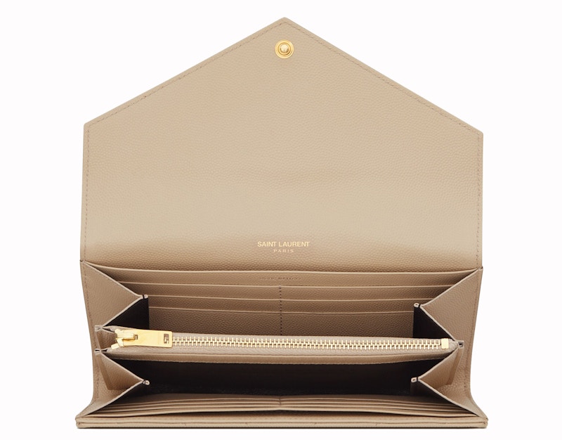 Lookbook Cartera Saint Laurent Monogram Matelassé Grain de Poudre Grande Color Powder.