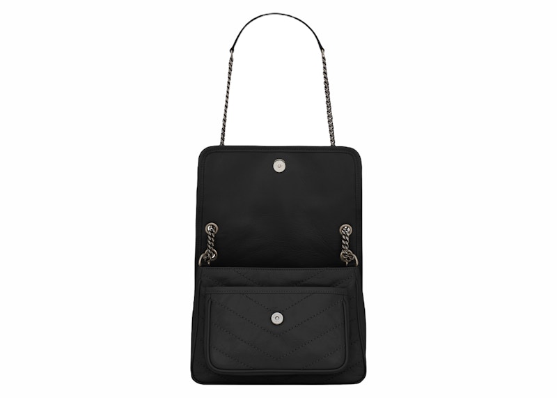 Lookbook Saint Laurent Niki Baby Bolso de Hombro de Cuero Arrugado Negro