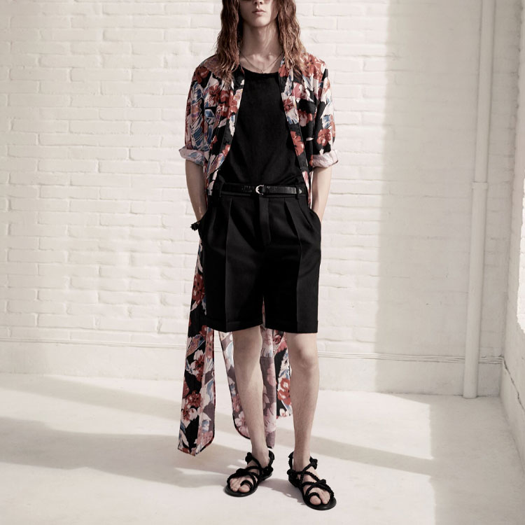 Shop SAINT LAURENT SS21 Seluar Pendek Kasual Berlipat Hitam. 638543Y1C461000