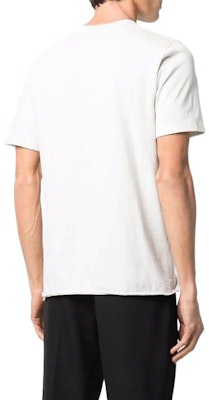 생로랑 SS22 스몰 로고 프린트 화이트 반팔 티셔츠 남성용 686186Y36QP8520 Lookbook 생로랑 SS22 스몰 로고 프린트 화이트 반팔 티셔츠 남성용 686186Y36QP8520