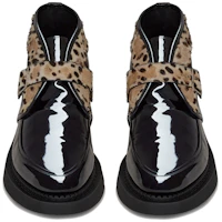 Shop SAINT LAURENT 時尚亮皮泰迪搭扣中筒短靴 黑色