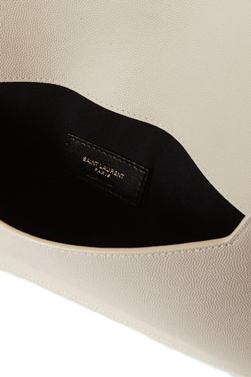 Lookbook Saint Laurent Uptown Pouch de Cuero Blanco Grain de Poudre