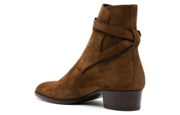 Lookbook Saint Laurent Wyatt ''Fibbia in Pelle Scamosciata Marrone'' 7547330LI002330