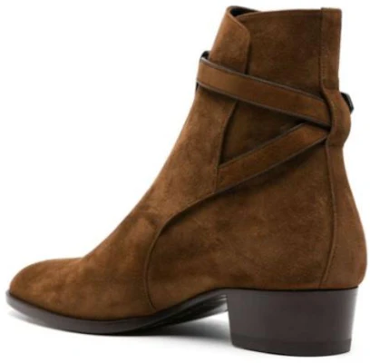 Saint Laurent Wyatt ''Fibbia in Pelle Scamosciata Marrone'' 7547330LI002330 Lookbook Saint Laurent Wyatt ''Fibbia in Pelle Scamosciata Marrone'' 7547330LI002330
