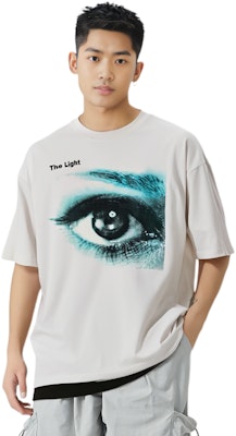 SAINT Mxxxxxx 眼字母印花男女款白色圓領T恤。 SM-S21-0000-003 Shop SAINT Mxxxxxx 眼字母印花男女款白色圓領T恤。 SM-S21-0000-003