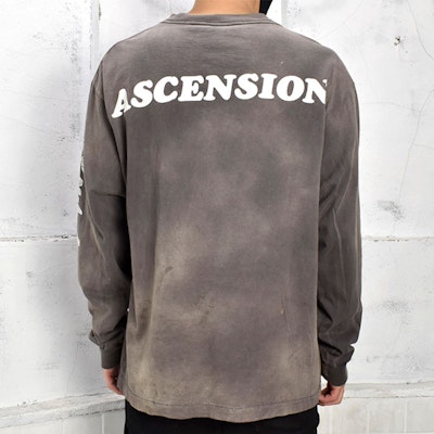 SAINT Mxxxxxx FW21 Logo Anime Cetakan Tie-Dye Lengan Panjang Kelabu Gelap. A21-0000-019 Purchase SAINT Mxxxxxx FW21 Logo Anime Cetakan Tie-Dye Lengan Panjang Kelabu Gelap. A21-0000-019