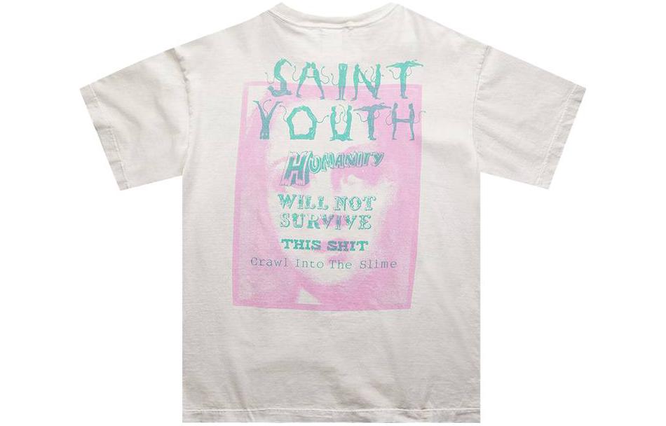 Lookbook SAINT Mxxxxxx 圖案印花白色男款圓領短袖休閒T恤。 SMS230000024