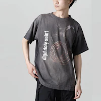 Purchase SAINT Mxxxxxx SS22 棕色圖案標誌短袖T恤。 SM-S22-0000-009